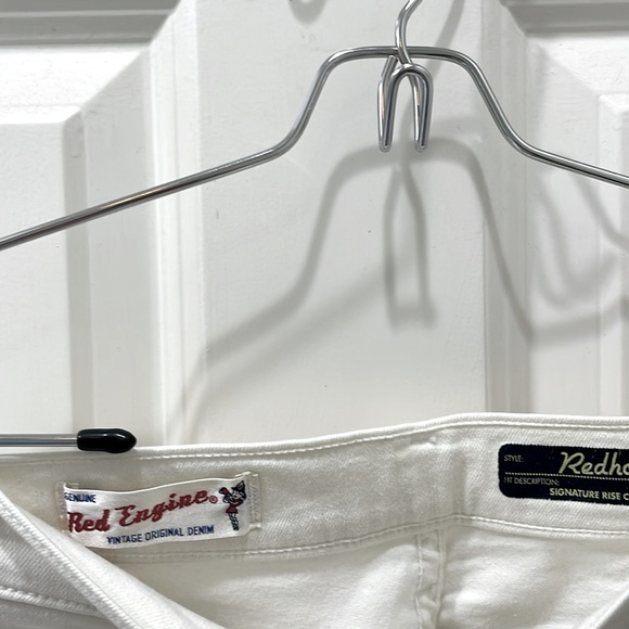 Size 26 White Red Engine Jeans in Redhot Signature Rise Crop - Picture 3 of 3